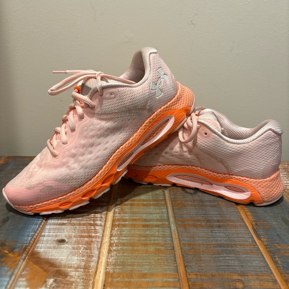 Under Armour Women’s Running Shoes – Size 8.5 - Picture 1 of 4